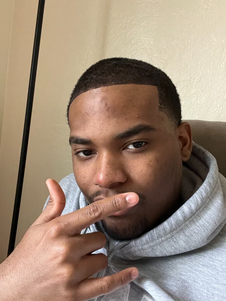 Photo of Darian Hennings